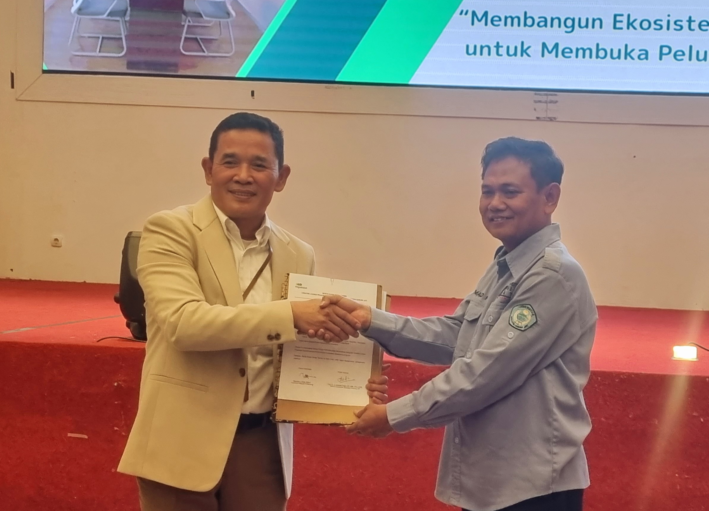 Pegadaian dan UGJ Cirebon Resmikan The Gade Creative Lounge. Foto: Jhon