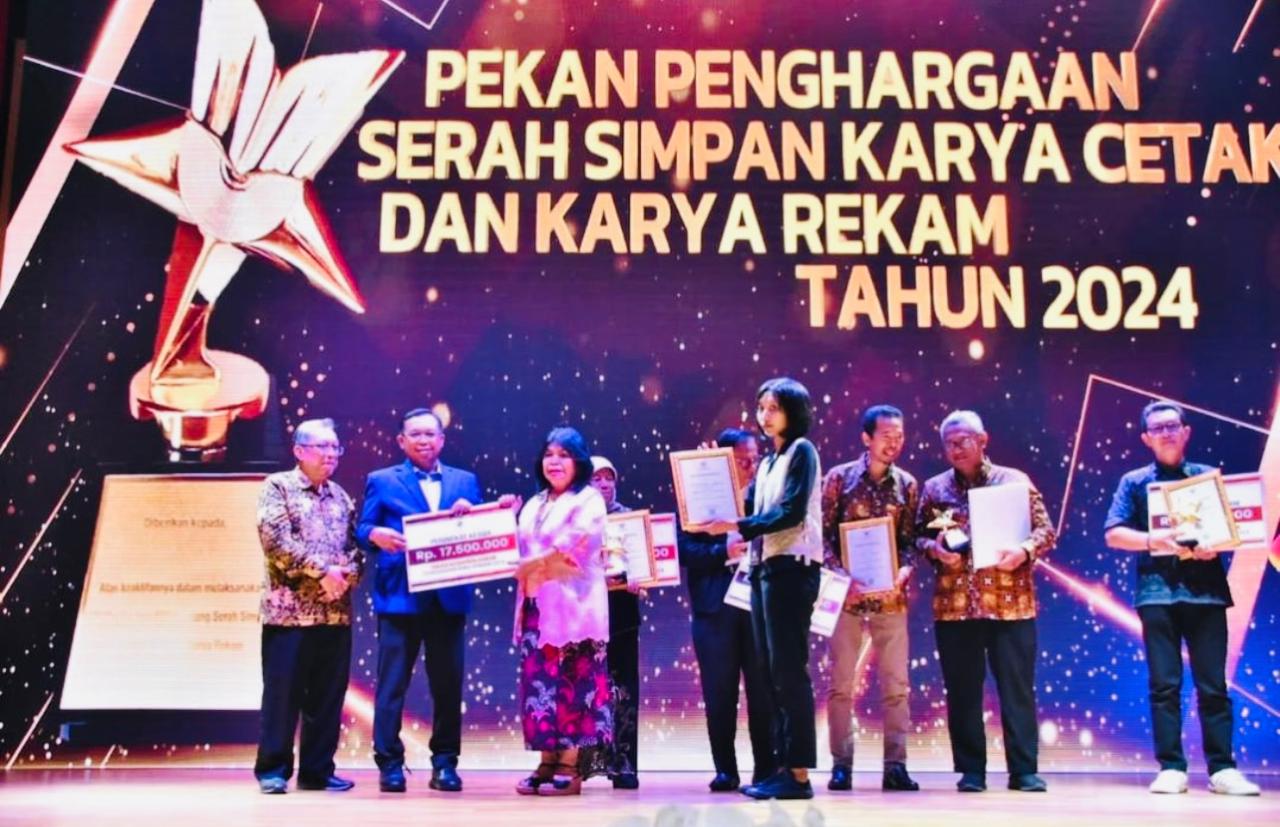 Perpunas Apresiasi Karya Anak Bangsa, Herman Khaeron Raih Penghargaan Penulis Terbaik 