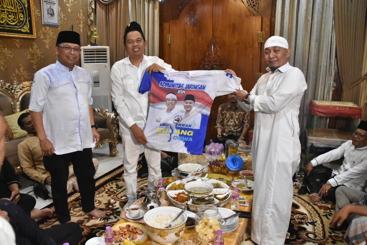 Kang Hero bertemu Dedi Mulyadi dan Ustadz Ujang di Padepokan Anti Galau. Foto: Istimewa