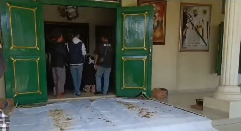 Sumpah Pocong Saka Tatal di Padepokan Agung Amparan Jati Plumbon Kabupaten Cirebon. Foto: Jhon