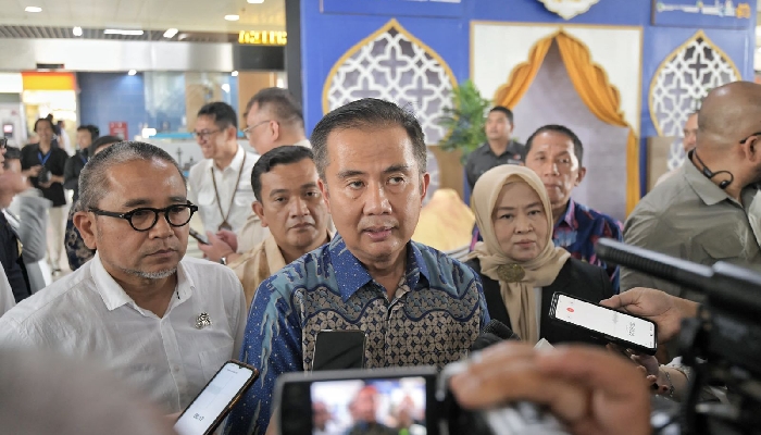 Bey Machmudin berharap bank bjb menjadi terdepan di dunia perbankan. Foto: Istimewa