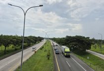 Volume kendaraan dari arah Jakarta menuju Cirebon melalui Tol Cipali meningkat tajam jelang libur Natal dan Tahun Baru 2025/2026. Foto: Istimewa